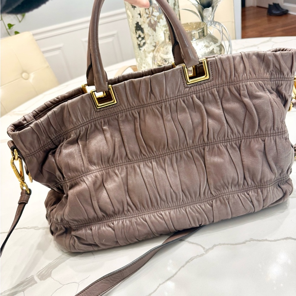 ✨ Authentic Prada Taupe Leather Gaufre 2-Way Bag ✨ - Picture 8 of 10